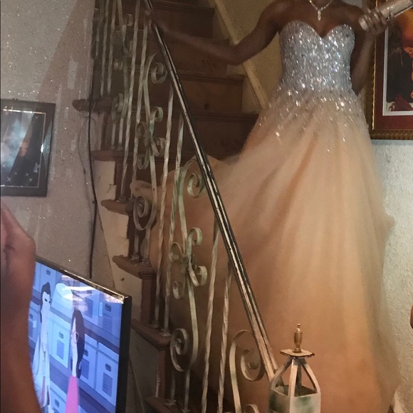 Prom dress /Evening gown - Picture 3 of 3